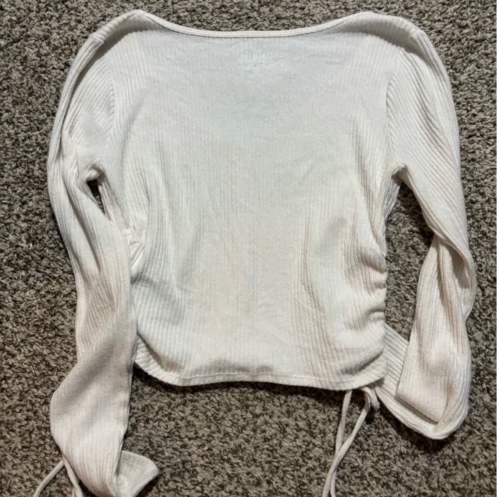 Hollister Women's White Ribbed Button-Down Shirt - Picture 3 of 3